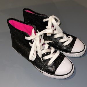 GOTTA FLURT SPARKLE SHOES